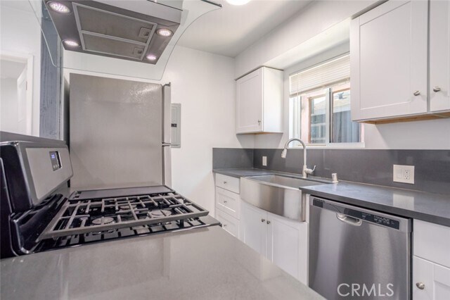 Building Photo - 3106 W Victory Blvd