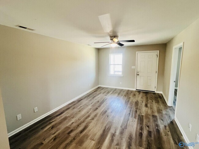 Building Photo - 1807 Graymont Ln SW