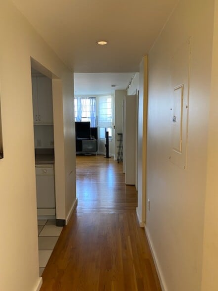 Building Photo - 534 Commonwealth Ave