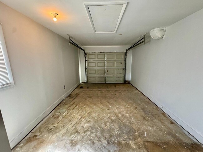 Building Photo - 2911 Tallow Ln