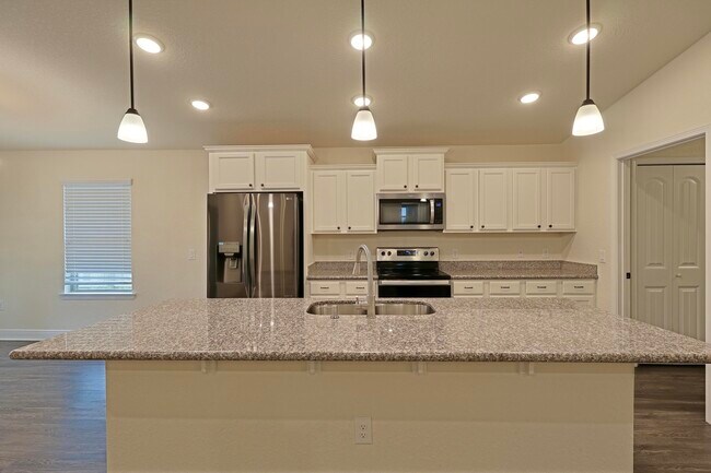 Building Photo - 6114 Redberry Dr