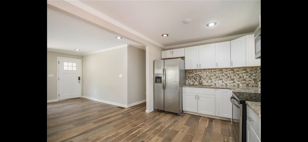 Building Photo - 3704 Asbury Ln SW