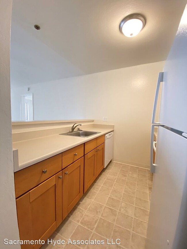 Building Photo - 1490 Sacramento St