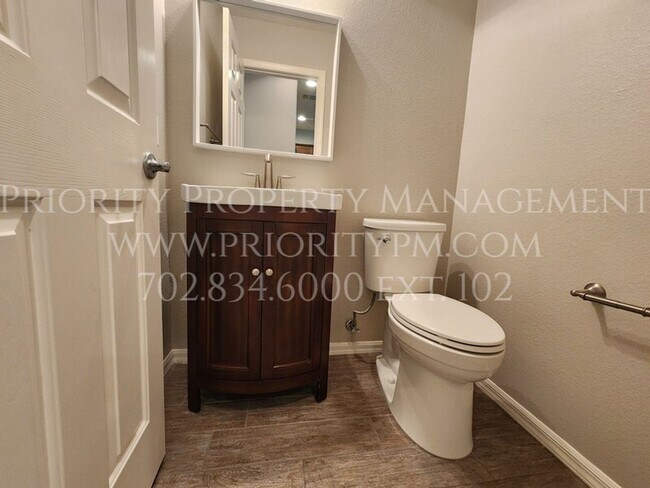 Building Photo - BEAUTIFUL 3 Bedroom WESTPARK CONDO IN SUMM...