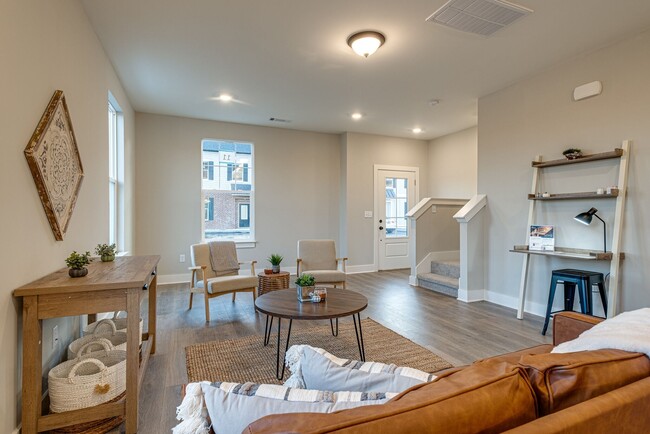 Building Photo - Harding Townhomes