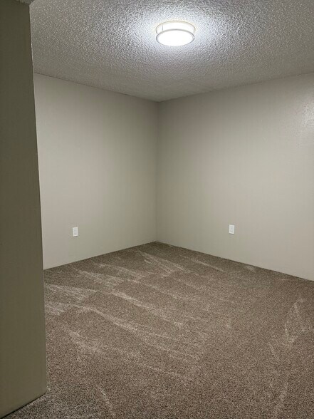 Building Photo - 201 SW 4th St