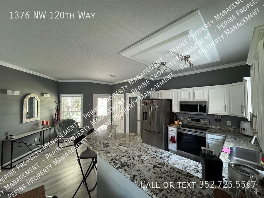 Building Photo - 1376 NW 120th Way