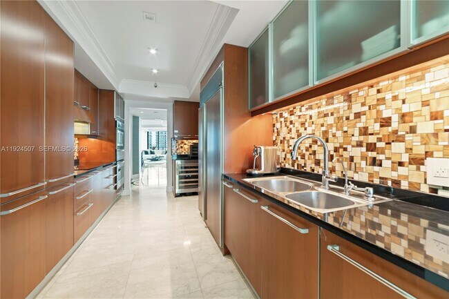 Building Photo - 3101 S Ocean Dr