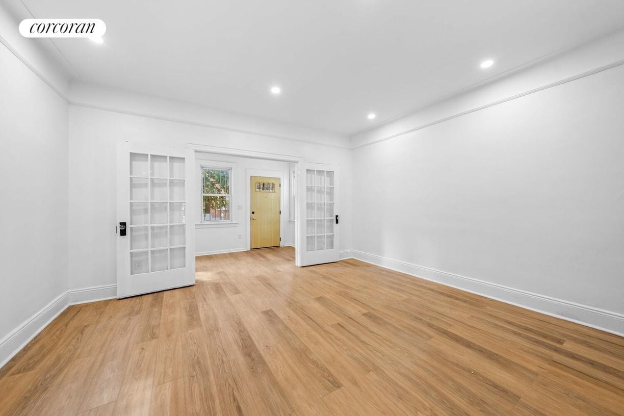 Building Photo - 43-07 60th St