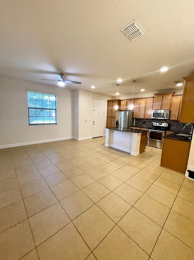 Building Photo - 10132 Eagle Creek Center Blvd