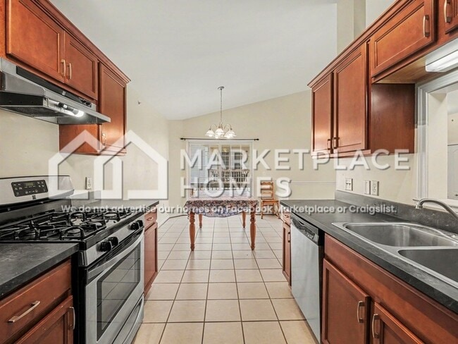 Building Photo - 2804 Riversedge Dr