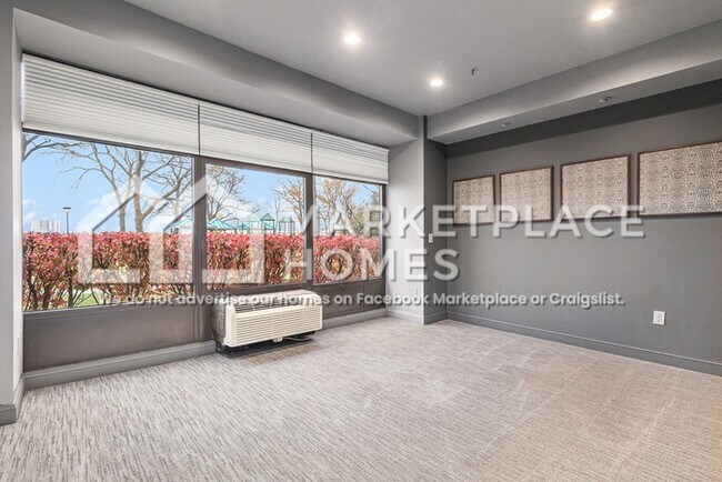 Building Photo - 300 Riverfront Dr