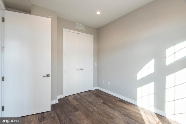 Building Photo - 1340 S 13th St