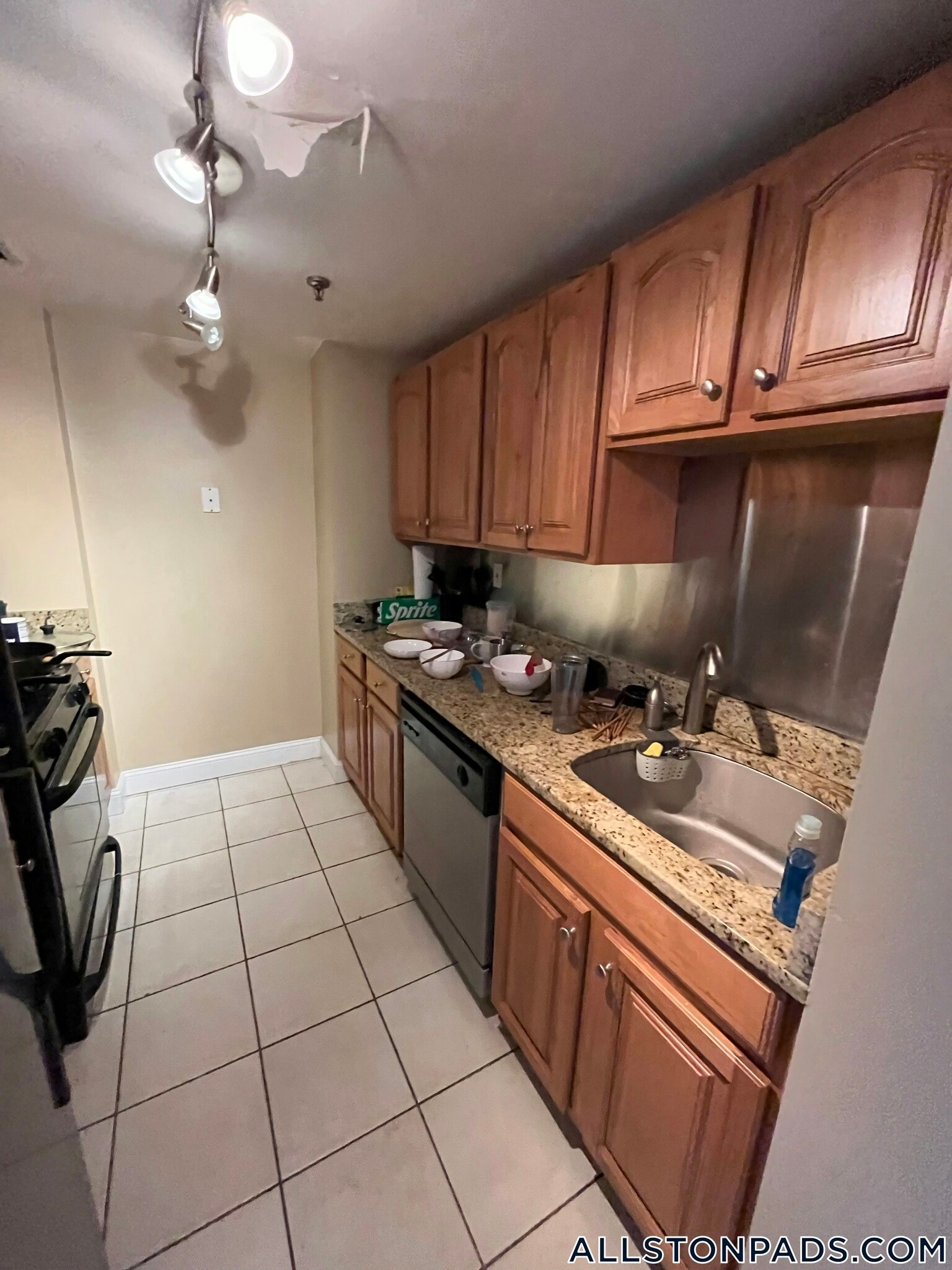 Building Photo - 15 N Beacon St