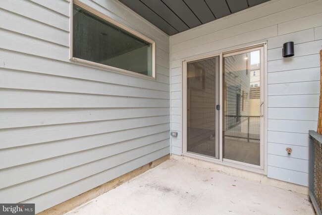 Building Photo - 1206 N 7th St