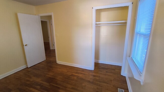 Building Photo - 5111 Palmetto Ln