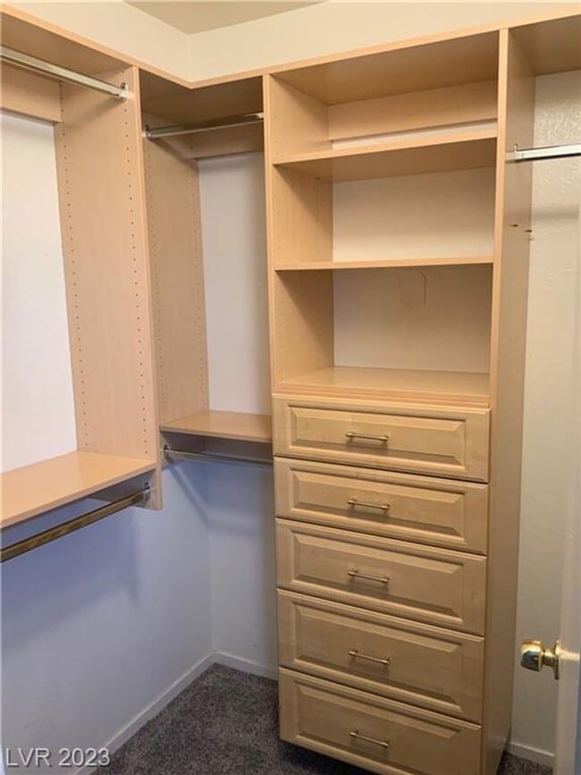 Building Photo - CHARMING SPLIT LEVEL HOME. FEATURING OPEN FAMILY ROOM