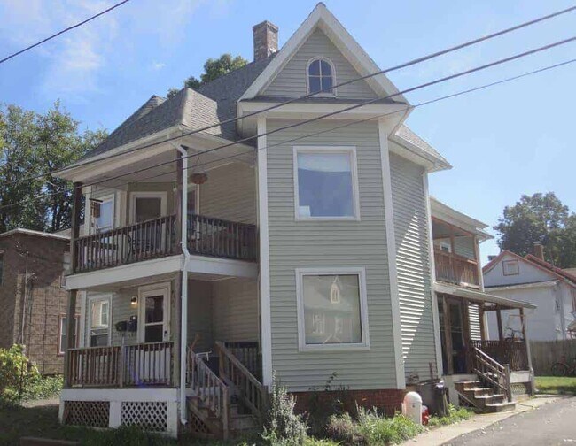 Building Photo - 49 Walnut St