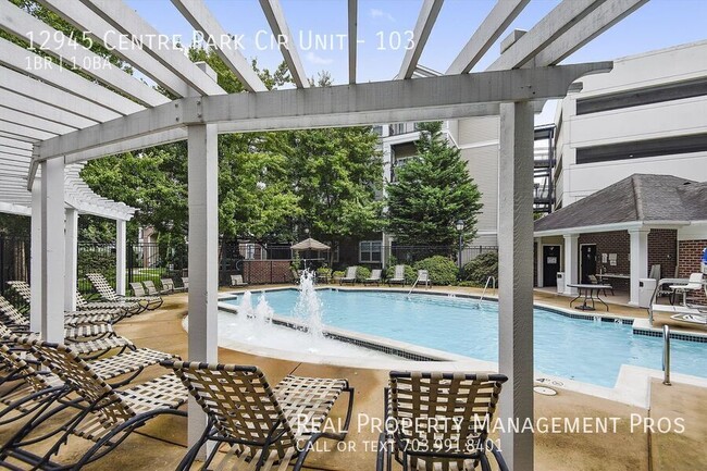 Building Photo - 12945 Centre Park Cir