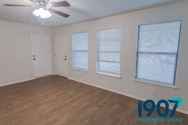 Building Photo - SPECIAL OFFER! Move In Now & Get 50% Off Y...