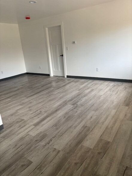 Building Photo - 595 Wagner Dr