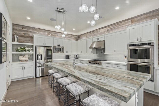 Building Photo - 4601 S Pinaleno Dr