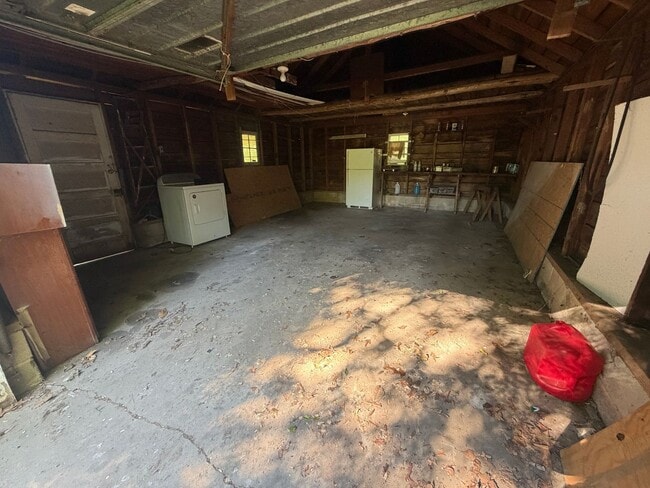 Building Photo - One story home