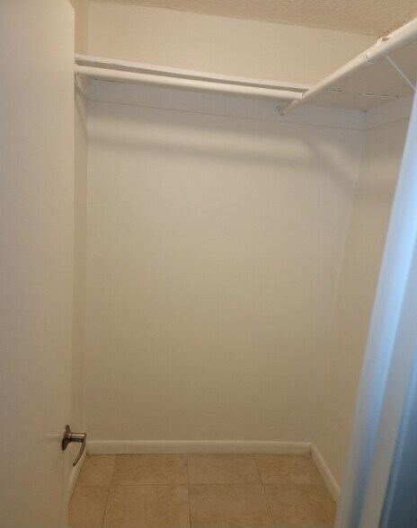 Building Photo - 13455 NE 10th Ave