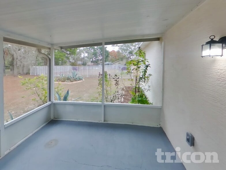 Building Photo - 10443 Elgin Blvd