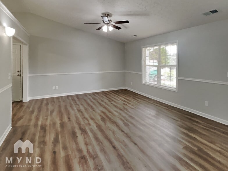 Building Photo - 140 Pebble Ridge Dr