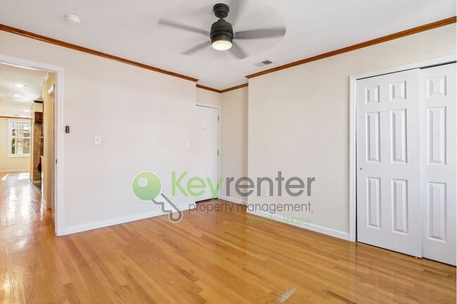 Building Photo - $500 Off First Month! 2BR in The Heights w...