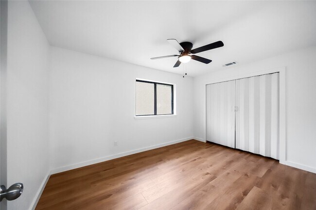 Building Photo - 1637 Stroud Ln