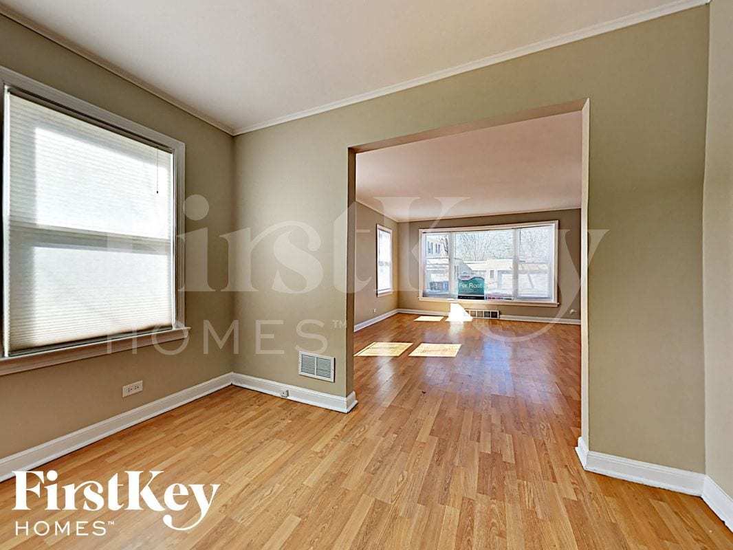 Building Photo - 1573 W 100th Pl