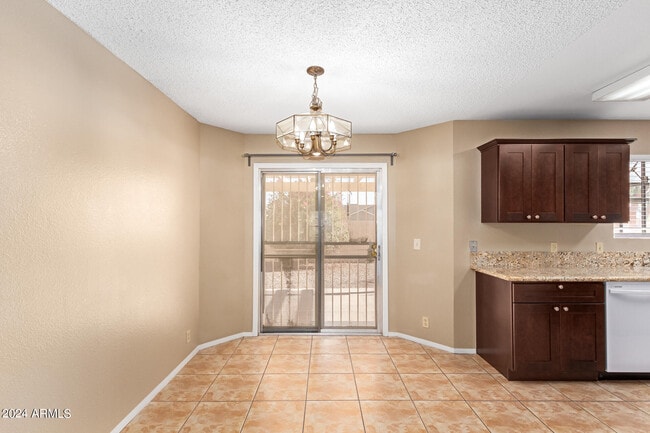Building Photo - 4453 E Wildwood Dr