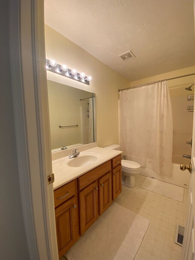 Building Photo - 25027 Rushmore Ct