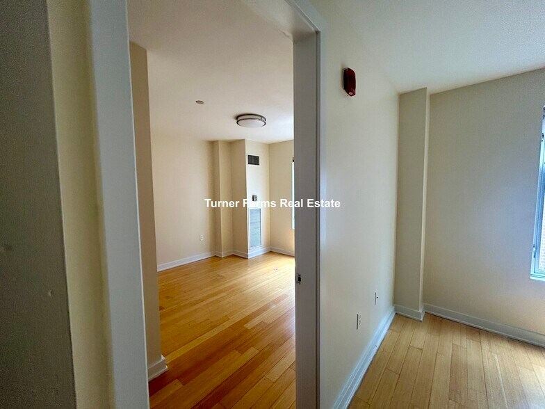 Building Photo - 38 Boylston St