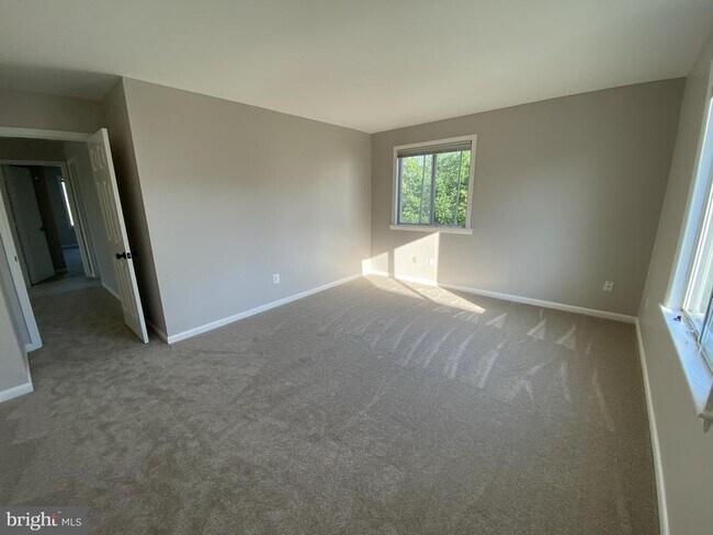 Building Photo - 1712 12th St S