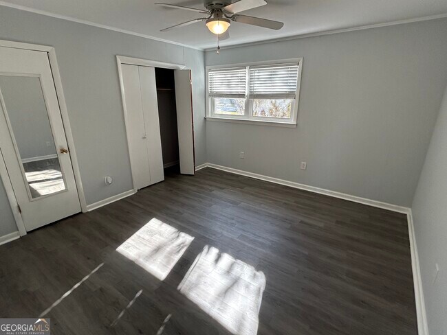 Building Photo - 116 Colonial Dr