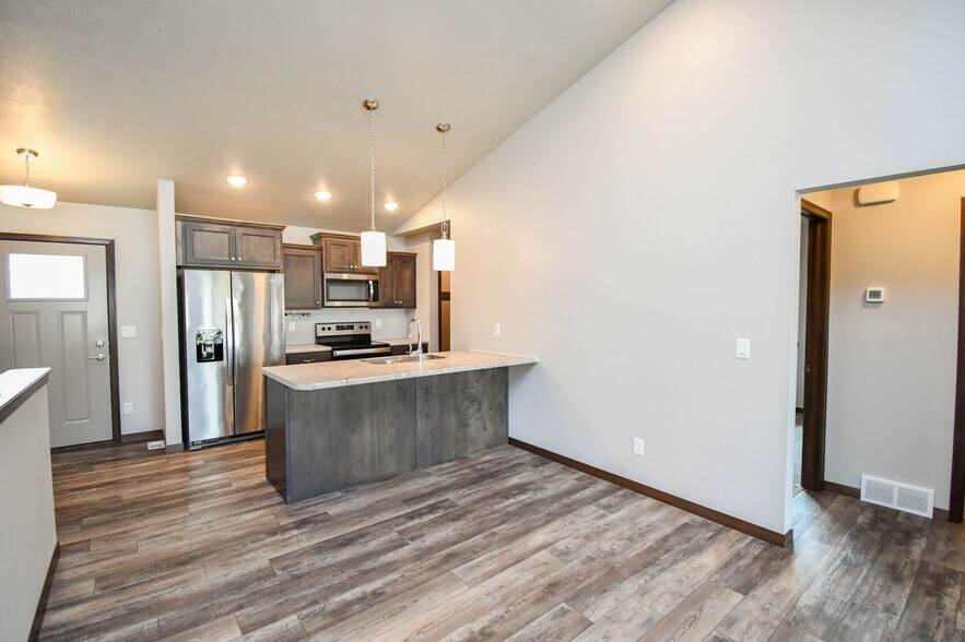 Building Photo - 1114 N Brennan Ct