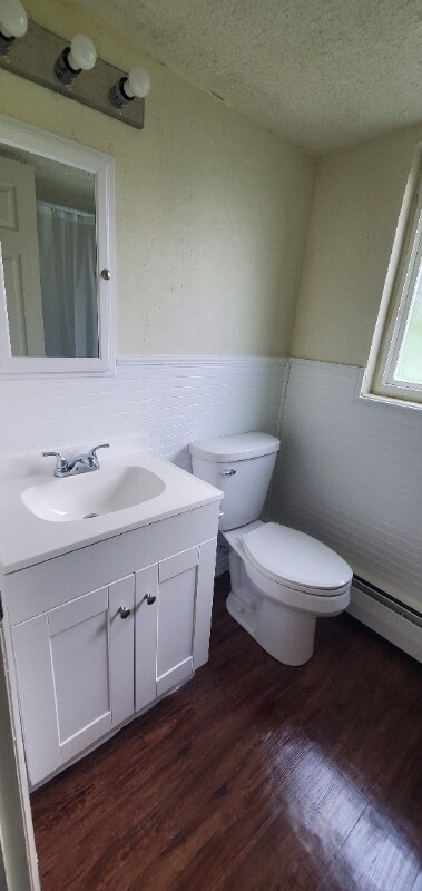 Building Photo - 2560 Harrison Ave