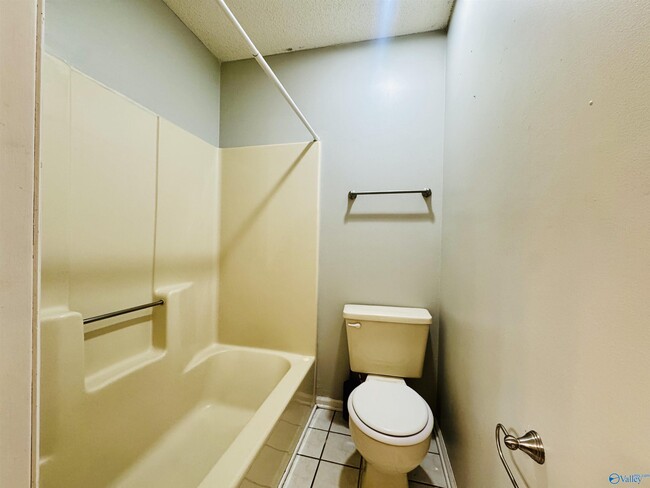 Building Photo - 268 Pops Corner