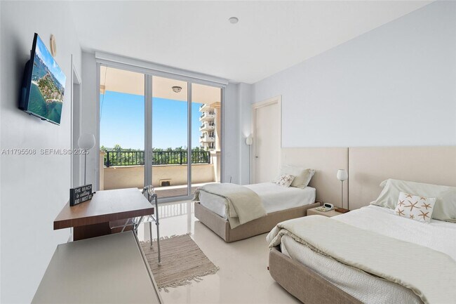 Building Photo - 7141 Fisher Island Dr