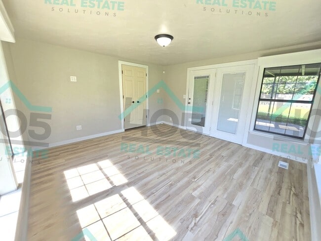 Building Photo - 3 Bedroom near Tinker AFB