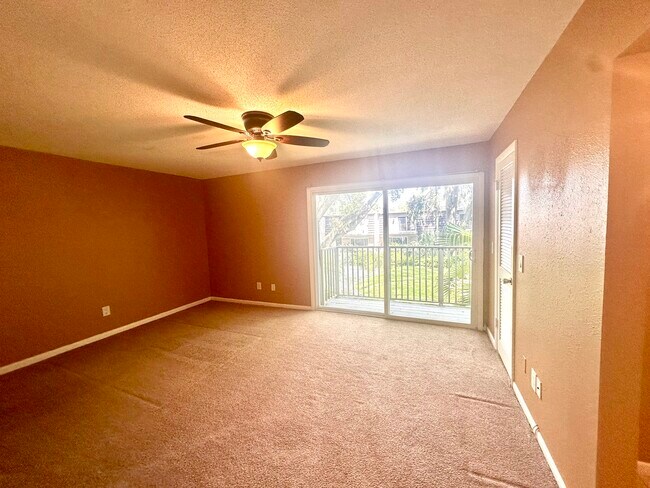 Building Photo - 10605 Carrollbrook Way