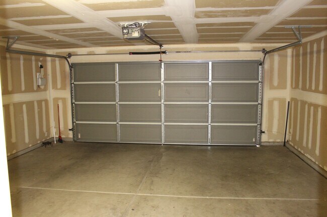 Building Photo - 208 Agile Way