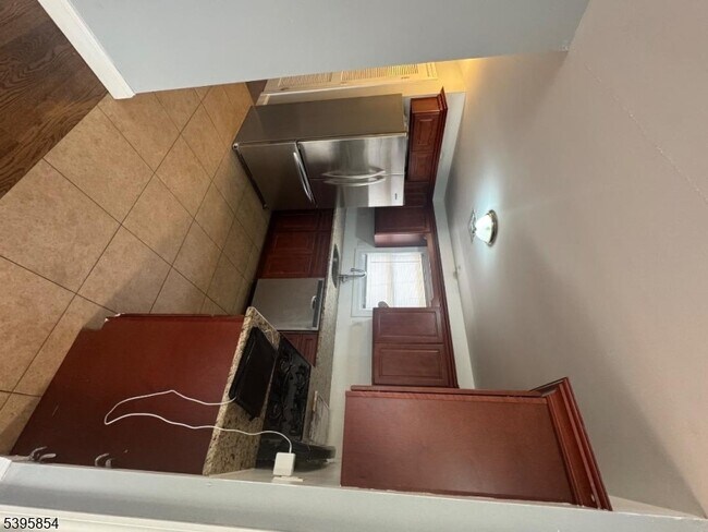 Building Photo - 1025 E Grand St