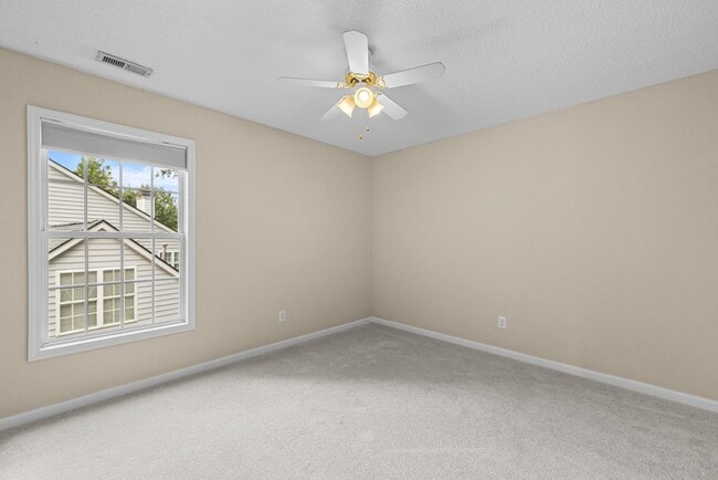 Building Photo - 108 Castlebury Creek Ct