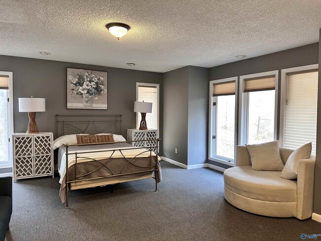 Building Photo - 701 Fagan Springs Dr SE