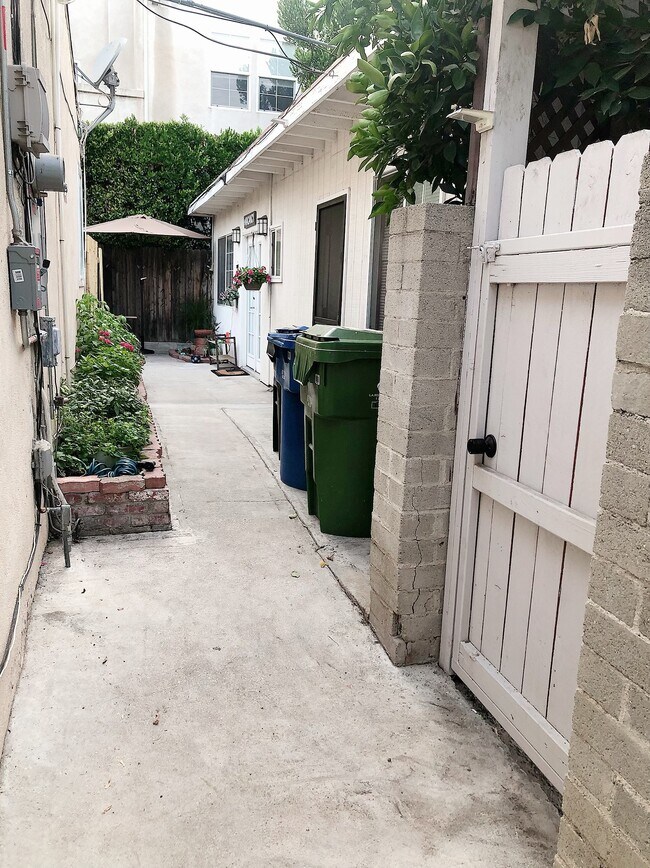 Walkway to Guest House - 15161 Killion St