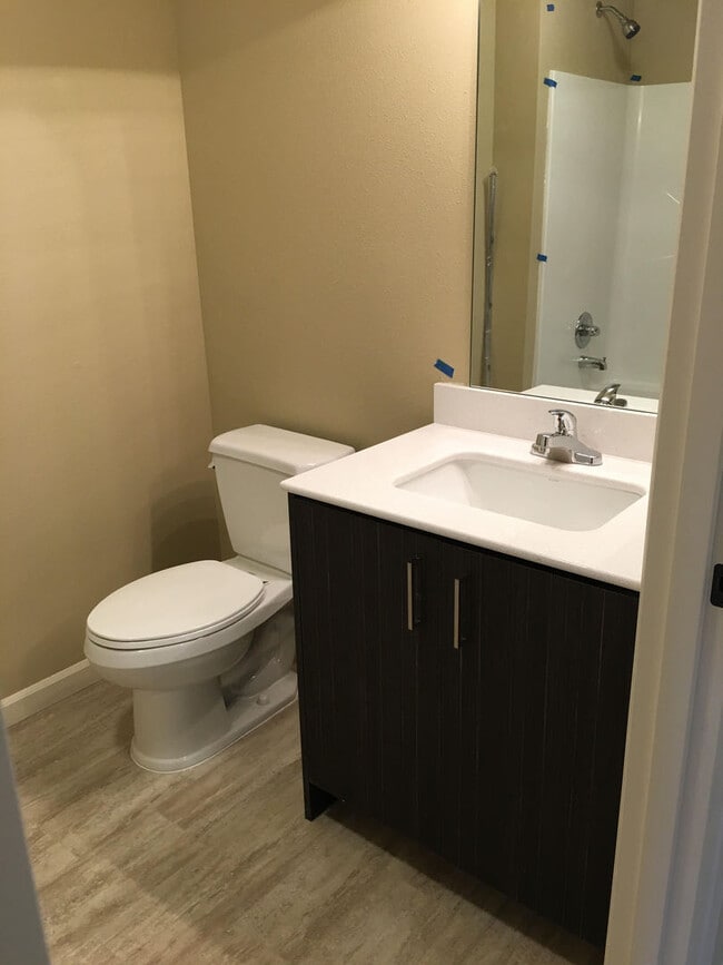 Building Photo - Apartment near downtown Hillsboro